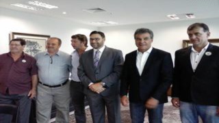 Vereadores participam de reunião com Governador Beto Richa, em destinação de recursos para Ipiranga. Vereadores participam de reunião com Governador Beto Richa, em destinação de recursos para Ipiranga.