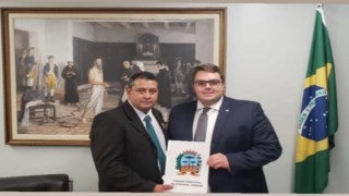 Vereador Argeu Grisol em Brasília, protocola pedidos de verbas para o município de Ipiranga. Vereador Argeu Grisol em Brasília, protocola pedidos de verbas para o município de Ipiranga.