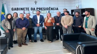 Francisco Beltrão, Cambé e Ipiranga conhecem programas para crianças e jovens Francisco Beltrão, Cambé e Ipiranga conhecem programas para crianças e jovens
