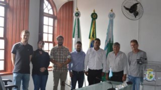 Vice-Presidente Argeu Grisol em visita a Câmara Municipal de Palmeira. Vice-Presidente Argeu Grisol em visita a Câmara Municipal de Palmeira.