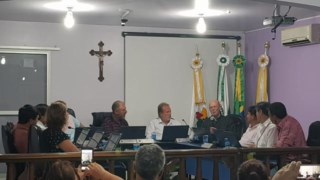 Padre Nelson Frederico Schiel recebe Moção de Aplausos e Congratulações pelo seu Jubileu de Diamante. Padre Nelson Frederico Schiel recebe Moção de Aplausos e Congratulações pelo seu Jubileu de Diamante.