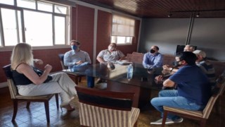 Vereadores participam de encontro com Diretor do Hospital e Médico responsável pelo atendimento à população da cidade de Santa Mariana - Pr. Vereadores participam de encontro com Diretor do Hospital e Médico responsável pelo atendimento à população da cidade de Santa Mariana - Pr.