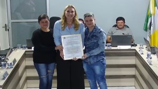 Fundadoras do Museu No Fundo do Baú, Mariza Vininski e Tatiane Vininski, recebem homenagem na Câmara Municipal de Ipiranga. Fundadoras do Museu No Fundo do Baú, Mariza Vininski e Tatiane Vininski, recebem homenagem na Câmara Municipal de Ipiranga.