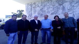 Vereadores participam da solenidade de entrega de viatura para Ipiranga. Vereadores participam da solenidade de entrega de viatura para Ipiranga.