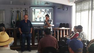 Secretaria de Agricultura realiza reunião com produtores de leite, nas dependências da Câmara Municipal. Secretaria de Agricultura realiza reunião com produtores de leite, nas dependências da Câmara Municipal.