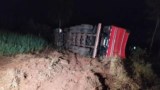 Homem morre em acidente entre caminhonete e caminhão na BR-373, em Ipiranga