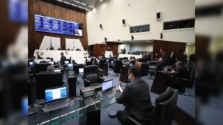 Deputados votam orçamento do PR para 2023 nesta segunda