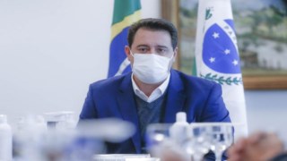 Novo decreto passa toque de recolher para 20 horas e muda horários do comércio, a partir de sexta-feira Novo decreto passa toque de recolher para 20 horas e muda horários do comércio, a partir de sexta-feira