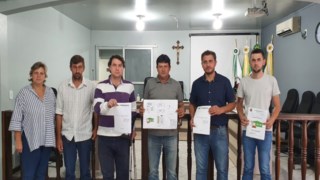 Deputado Estadual Anibelli Neto faz visita à Câmara Municipal de Ipiranga. Deputado Estadual Anibelli Neto faz visita à Câmara Municipal de Ipiranga.