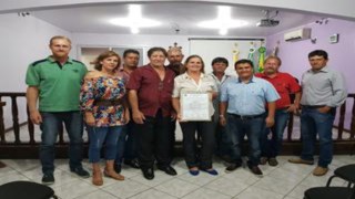 Vereadores apresentam Moção de Aplauso à senhora Eliane Jansen, Secretaria de Urbanismo e Serviços Públicos. Vereadores apresentam Moção de Aplauso à senhora Eliane Jansen, Secretaria de Urbanismo e Serviços Públicos.