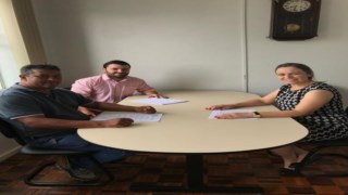 Vice-Presidente da Câmara Municipal Argeu Grisol em reunião com a Secretária de Educação Michele Cristina. Vice-Presidente da Câmara Municipal Argeu Grisol em reunião com a Secretária de Educação Michele Cristina.