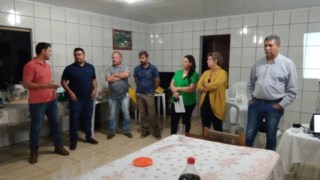 Vereadora Meiriane Mendes Lepka Correia faz apresentação do Projeto para insentivo a produção de mel em Ipiranga.