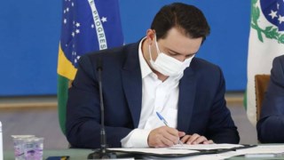 Governador sanciona lei que institui transferência de renda de R$ 80 para famílias vulneráveis Governador sanciona lei que institui transferência de renda de R$ 80 para famílias vulneráveis