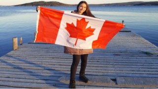 Alunos paranaenses do Ganhando o Mundo completam mais de um mês no Canadá. Os participantes do programa se dividiram em diferentes tipos de cidade, desde as menores, como a vila de Delia (com 1,31 km² Alunos paranaenses do Ganhando o Mundo completam mais de um mês no Canadá. Os participantes do programa se dividiram em diferentes tipos de cidade, desde as menores, como a vila de Delia (com 1,31 km²