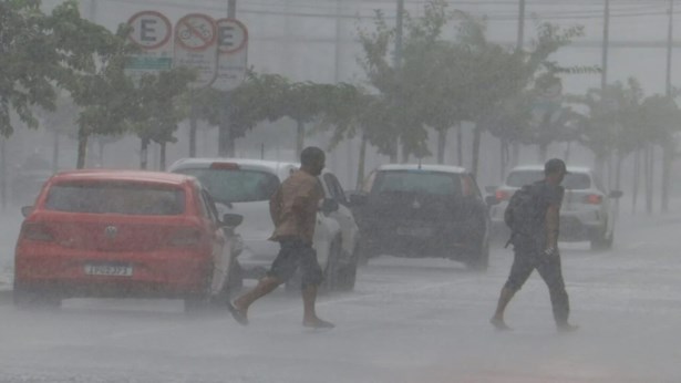 Ciclone extratropical coloca cinco municípios do Paraná em área de risco