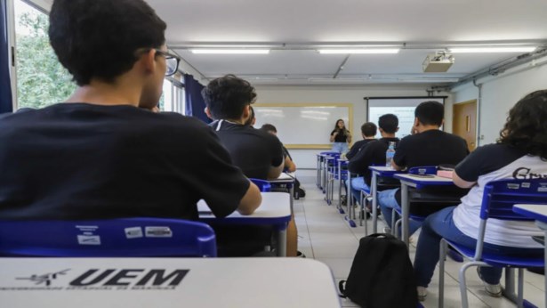 Paraná tem quase 2 milhões de habitantes com curso superior completo