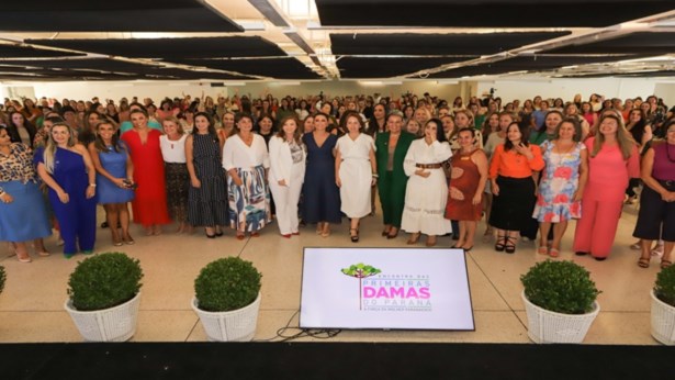 Primeiras-damas do Paraná discutem políticas e ações sociais voltadas às mulheres