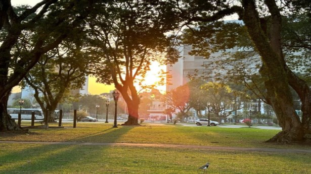 Semana começa com sol, mas tempo vira e há tempestade e frio na previsão