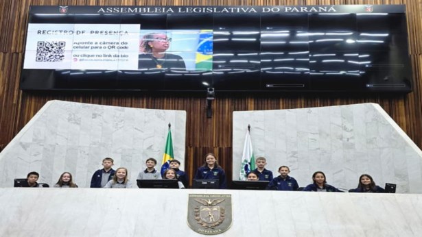 Vereadores Mirins de Ipiranga realizam visita oficial à Assembleia Legislativa e ao Palácio Iguaçu em Curitiba
