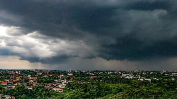 Prefeitura do Paraná decreta situação de emergência após vendaval